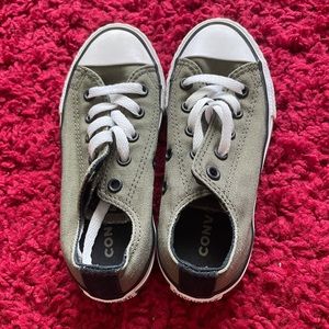 Toddler converse sz 12